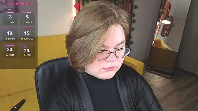 Snapshot of MaryFloree chatting on February 2026 03:04:02 AM MaryFloree online show from February 2026 03:04:02 AM