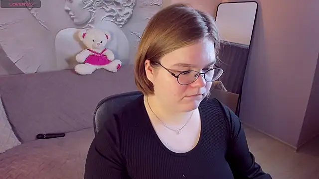 Snapshot of MaryFloree chatting on February 2026 03:28:01 AM MaryFloree online show from February 2026 03:28:01 AM