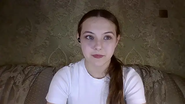 Snapshot of YuniNeko chatting on February 2026 05:02:02 PM YuniNeko online show from February 2026 05:02:02 PM