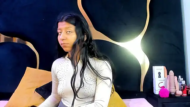 Vaneline2 online show from April 2026 06:00:02 PM