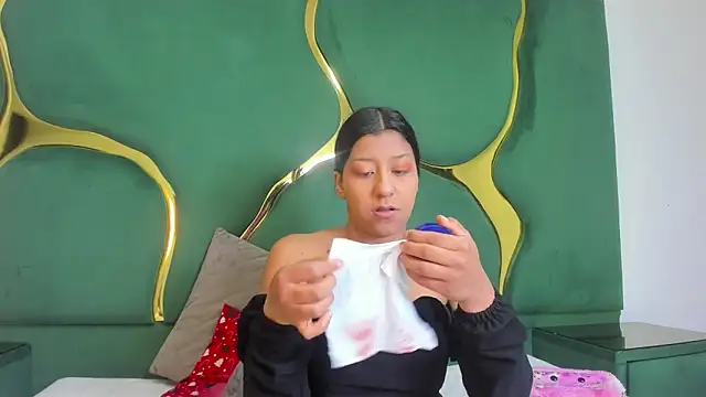 Vaneline2 online show from March 2026 08:35:02 PM