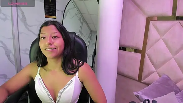 Vaneline2 online show from March 2026 09:11:02 PM