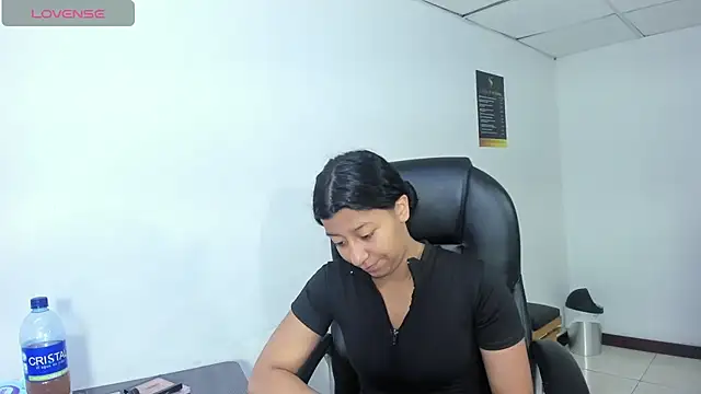 Vaneline2 online show from February 2026 05:46:01 PM