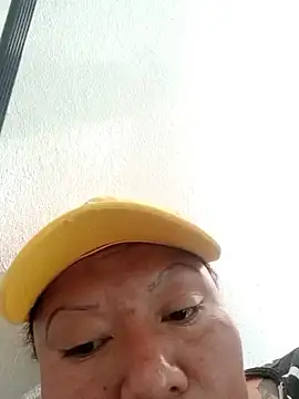 perrit17 online show from February 2026 04:42:02 PM