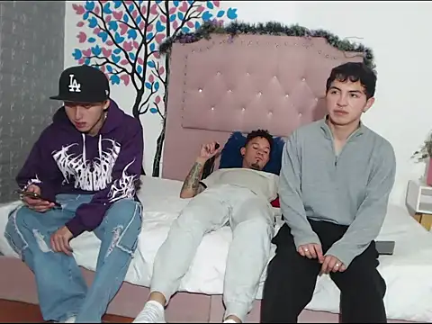 Snapshot of Damian20261 chatting on February 2026 04:40:01 PM Damian20261 online show from February 2026 04:40:01 PM