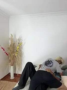 Snapshot of MaxyRyan chatting on February 2026 12:57:01 PM MaxyRyan online show from February 2026 12:57:01 PM