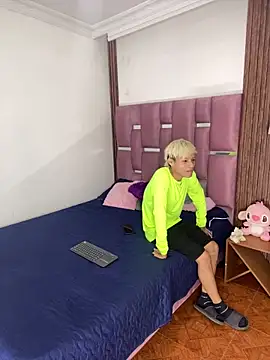 MaxyRyan online show from March 2026 12:09:01 PM