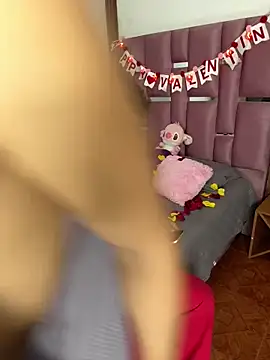 Snapshot of MaxyRyan chatting on February 2026 01:11:02 PM MaxyRyan online show from February 2026 01:11:02 PM