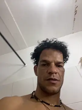 Snapshot of MaxyRyan chatting on February 2026 05:29:01 AM MaxyRyan online show from February 2026 05:29:01 AM