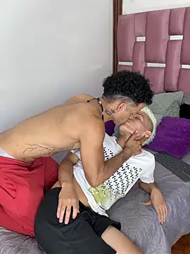 Snapshot of MaxyRyan chatting on February 2026 01:00:02 PM MaxyRyan online show from February 2026 01:00:02 PM