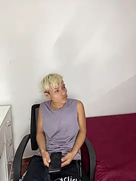 MaxyRyan online show from March 2026 12:20:01 PM