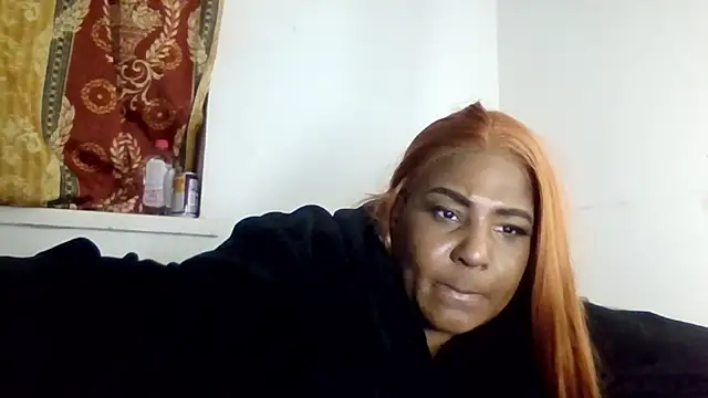 CurvySashia online show from February 2026 01:01:01 AM