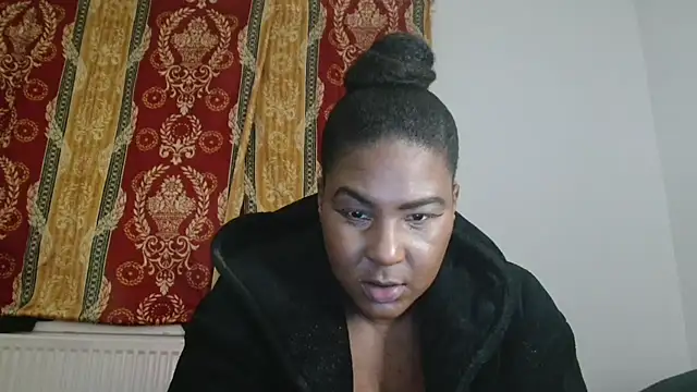 CurvySashia online show from April 2026 11:11:02 PM