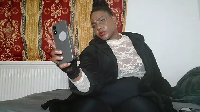 Snapshot of CurvySashia chatting on May 2026 09:48:02 PM CurvySashia online show from May 2026 09:48:02 PM