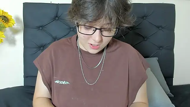  Daarcy  online show from March 2026 03:31:02 AM