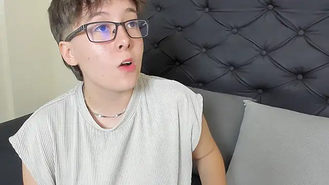  Daarcy  online show from March 2026 03:28:01 AM