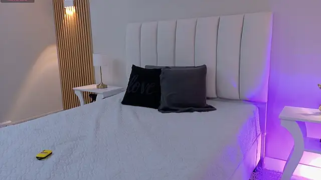 Snapshot of _Daarcy_ chatting on February 2026 03:47:01 AM Daarcy online show from February 2026 03:47:01 AM