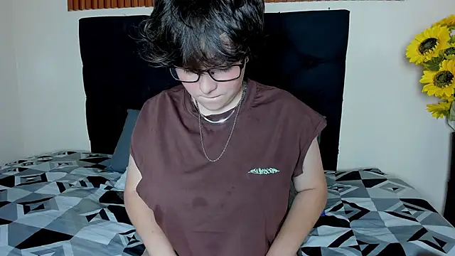 Snapshot of _Daarcy_ chatting on March 2026 03:58:02 AM Daarcy online show from March 2026 03:58:02 AM