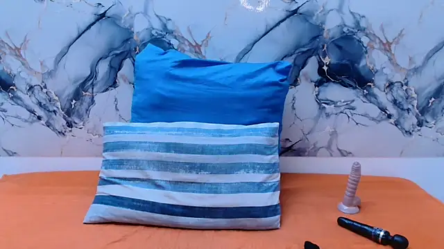 ExoticLenny32 online show from April 2026 05:49:02 PM