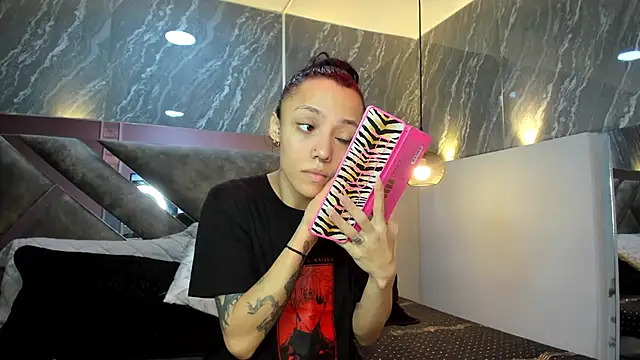 CharlotteKravizz online show from February 2026 06:16:01 PM