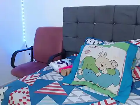 Snapshot of latin_riahnna_jp chatting on February 2026 11:32:01 AM latin riahnna jp online show from February 2026 11:32:01 AM