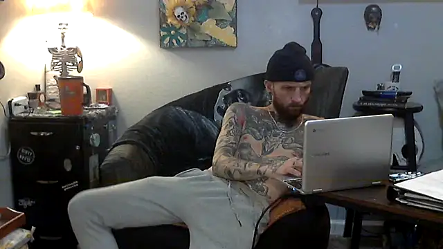 Snapshot of F_D_R_ chatting on March 2026 05:04:01 AM F D R online show from March 2026 05:04:01 AM