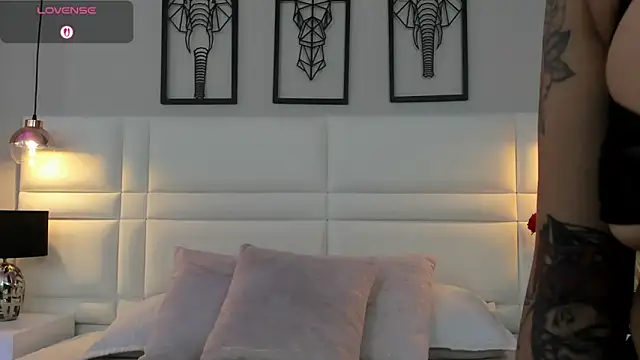 RaquelHyde  online show from February 2026 08:39:01 PM