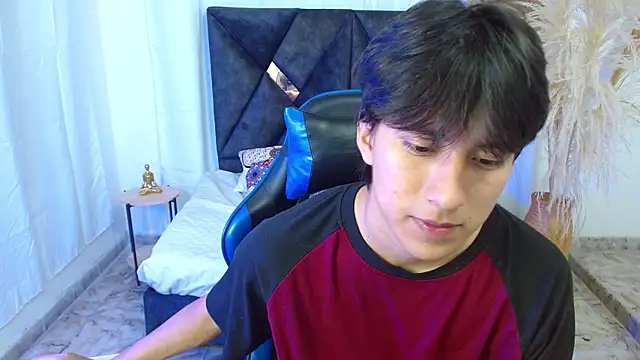 Snapshot of nikoo_18 chatting on February 2026 01:44:02 PM nikoo 18 online show from February 2026 01:44:02 PM