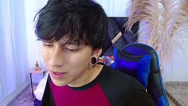 Snapshot of nikoo_18 chatting on February 2026 02:13:02 PM nikoo 18 online show from February 2026 02:13:02 PM