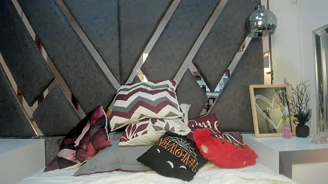 Maggyx online show from April 2026 02:20:02 PM