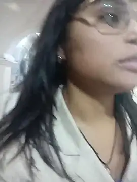 Maggyx online show from March 2026 01:28:02 PM