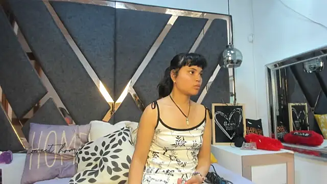 Maggyx online show from March 2026 02:06:01 PM