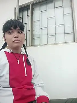 Maggyx online show from April 2026 12:53:02 PM