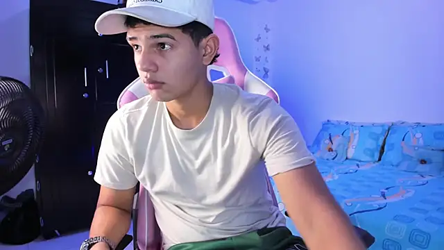 Snapshot of Adrian_Prime_ chatting on February 2026 08:08:02 PM Adrian Prime online show from February 2026 08:08:02 PM