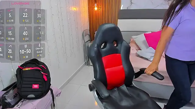 alixablake online show from April 2026 07:08:02 PM