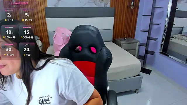 alixablake online show from April 2026 07:03:01 PM