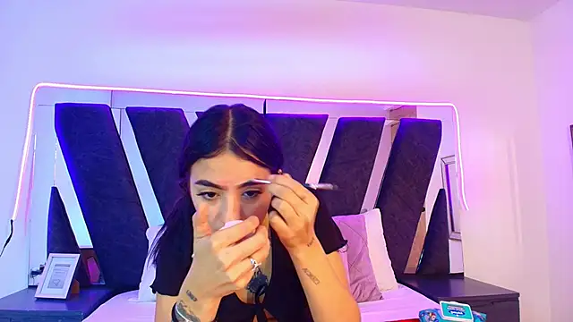 sophia love   online show from February 2026 02:14:02 PM