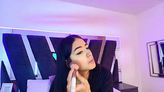 sophia love   online show from February 2026 02:05:01 PM