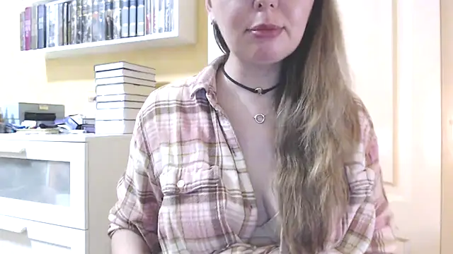 Snapshot of Tasiya chatting on February 2026 07:48:01 PM Tasiya online show from February 2026 07:48:01 PM