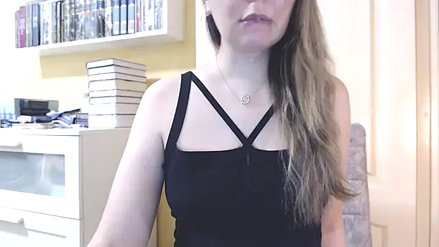 Snapshot of Tasiya chatting on February 2026 01:33:02 PM Tasiya online show from February 2026 01:33:02 PM