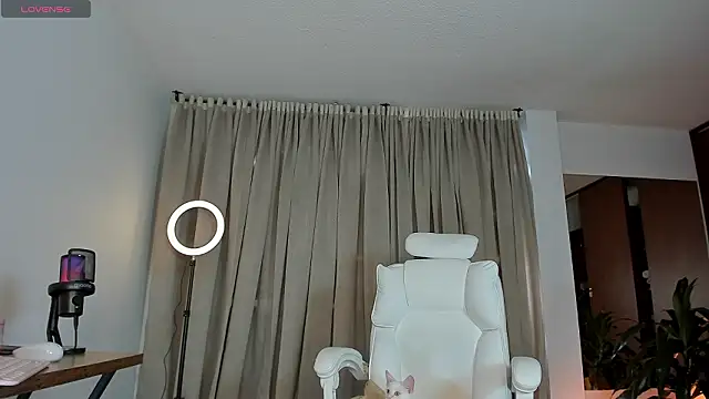 karinnixx online show from March 2026 02:46:02 PM