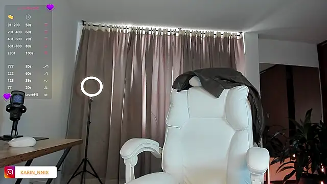 karinnixx online show from February 2026 03:01:02 PM