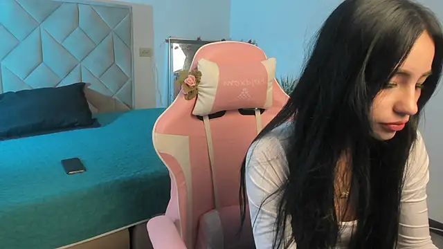 Chloe Miller 2 online show from February 2026 07:03:01 PM