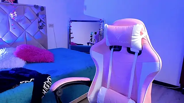 Chloe Miller 2 online show from March 2026 03:26:02 PM