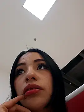 Chloe Miller 2 online show from April 2026 09:29:01 PM