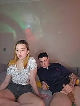 ToxyFoxyy online show from February 2026 01:42:01 PM