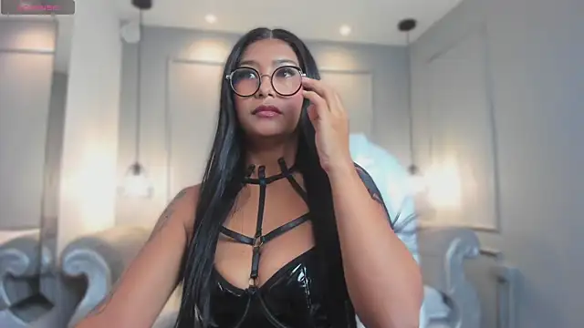 Snapshot of MiaSmit_ chatting on February 2026 03:05:01 AM MiaSmit online show from February 2026 03:05:01 AM