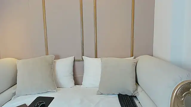 LisaLain online show from February 2026 12:16:01 PM