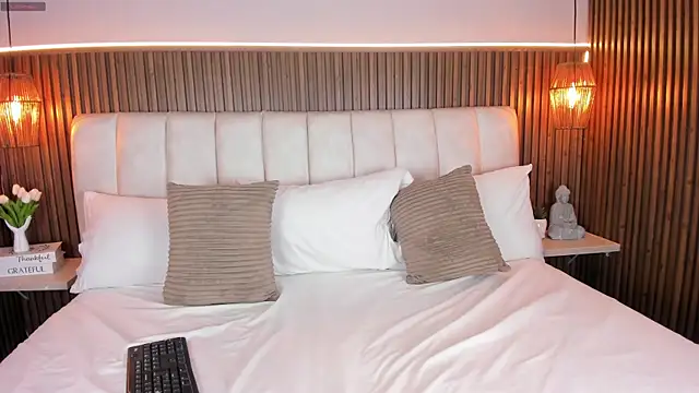 LisaLain online show from March 2026 12:12:02 PM