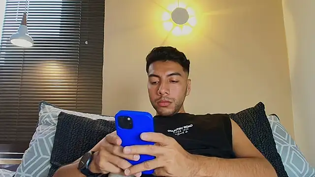 Max Hornye online show from February 2026 07:14:01 PM